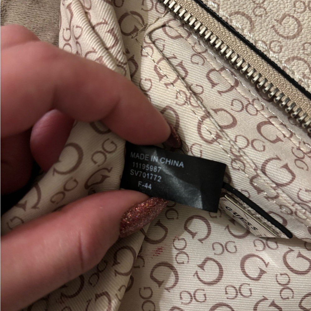 GUESS Logo Patterned Cream Crossbody Bag - Picture 8 of 14